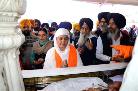 Newly elected President of Shiromani Gurdwara Parbandhak Committee pays obeisance at Golden Temple