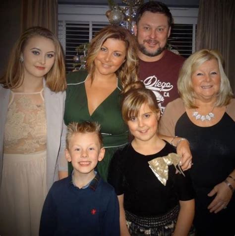 Mum Overwhelmed After Peter Kay Raises £150,000 For Her Cancer Treatment - Heart