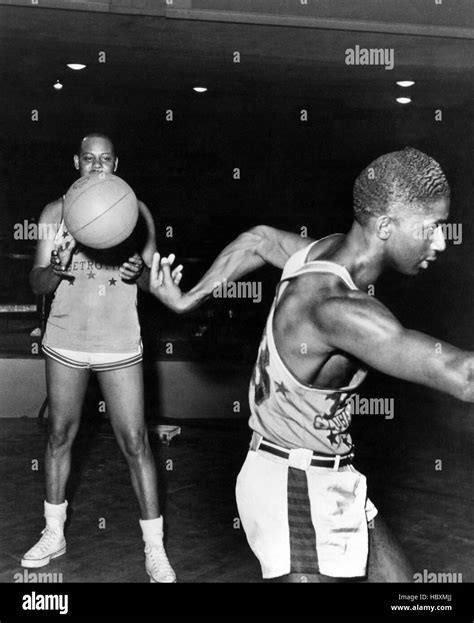 THE HARLEM GLOBETROTTERS, 1951 Stock Photo - Alamy