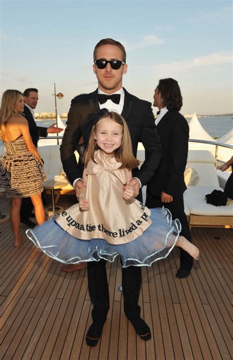 These 10 Pics of Ryan Gosling With Kids Prove He's The Hottest DILF ...