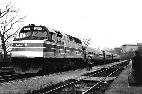 Amtrak F40PH locomotives - Trains