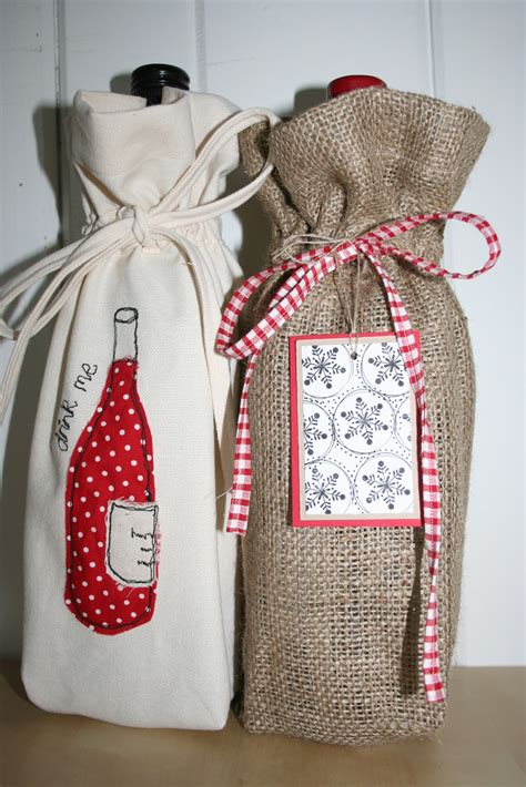 redneedle sewing: Handmade Monday - Wine Bottle Gift Bag Tutorial