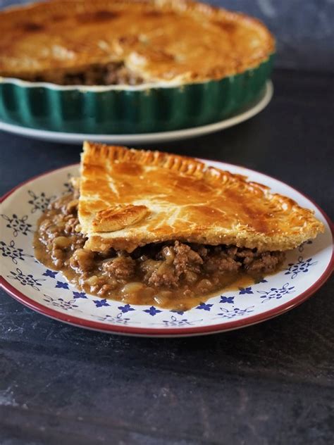 Minced Beef and Onion Pie | Moorlands Eater