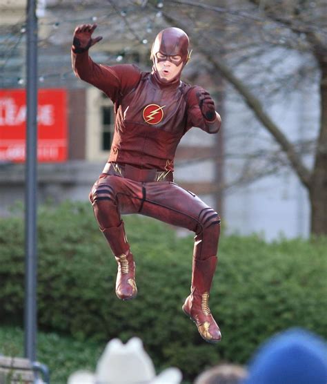 New Photos of Grant Gustin On Set as CW’s THE FLASH | YouBentMyWookie