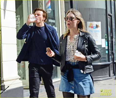 Saoirse Ronan & Boyfriend Jack Lowden Enjoy Rare Date in London!: Photo 4483020 | Saoirse Ronan ...