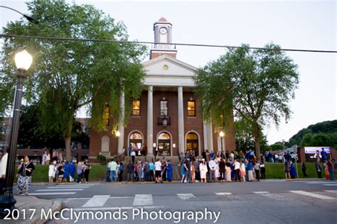 PHOTOS: Lincoln High School Graduation – Ellwood City, PA news