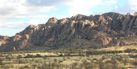 The Dragoon Mountains, where Cochise hid with his warriors. | Apache wars