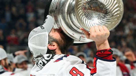 Alex Ovechkin brings Stanley Cup to Moscow, Russia