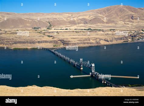 Columbia River Gorge with railroad bridge, Columbia River Gorge ...