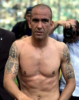 English Soccer Club Defends Hiring Italian Coach Known for Fascist Salutes - The New York Times