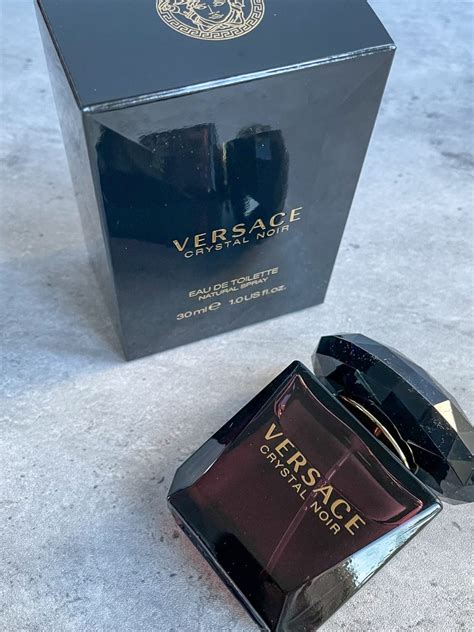 Versace Crystal Noir EDT Reviewed: Spellbinding & Simply Gorgeous ...