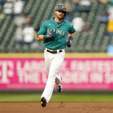 Seattle Mariners: 2018 Player review - outfielder Mitch Haniger - oggsync.com