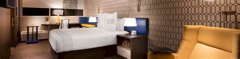 Comfortable and Luxurious Rooms for Business travelers, families and groups