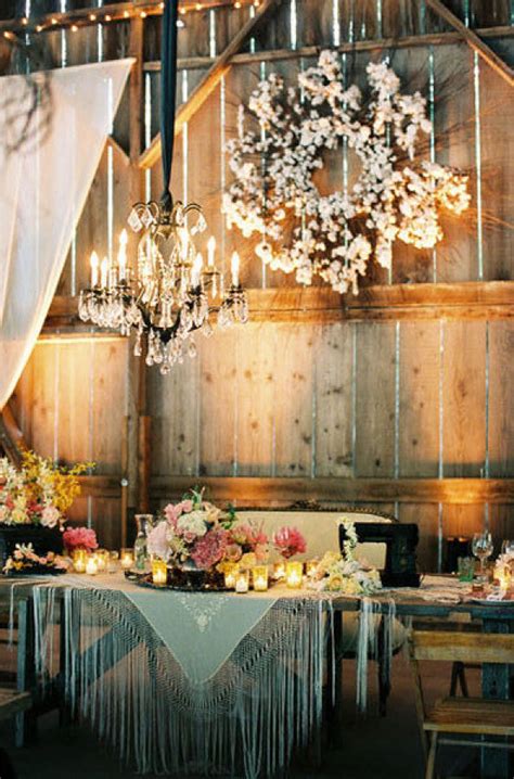 25 Sweet and Romantic Rustic Barn Wedding Decoration Ideas ...