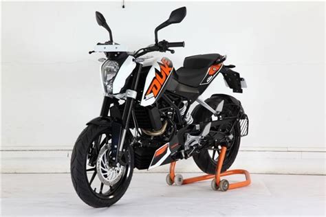 KTM Duke 200 Gets 2 New Colors in 2012