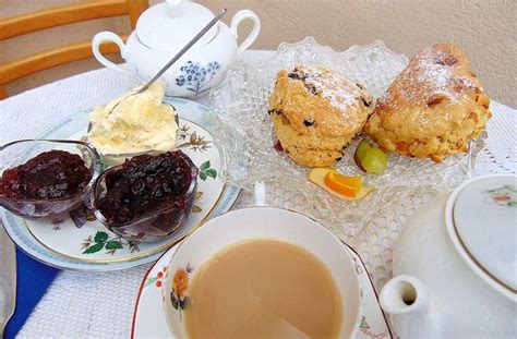 Best Cream Teas in Devon | Classic Cottages | Cream tea, English food, Food