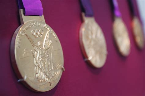 Museum gives fans an up-close look at London Olympic medals – Cronkite News