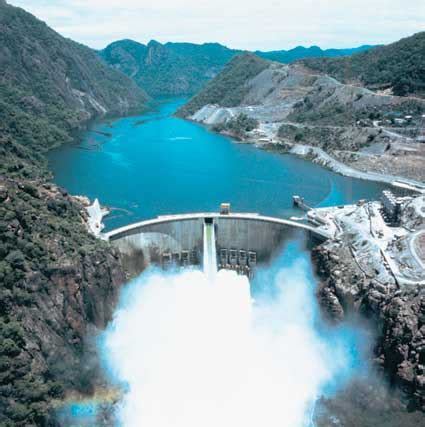 MOÇAMBIQUE: Barragem de Cahora Bassa "não é só fonte de energia, mas de muita energia política"