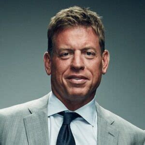 Troy Aikman Bio, Wiki, Age, Height, Fiancé, Family, Salary and Net Worth