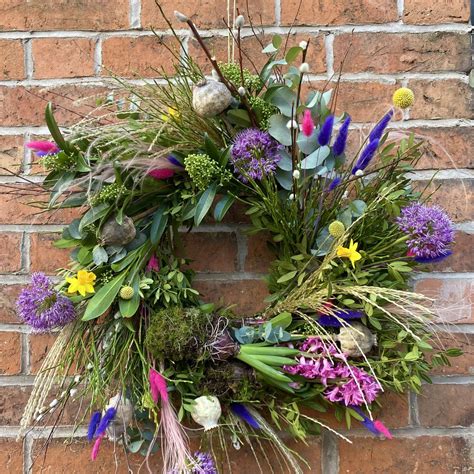 Natural spring wreath | The Flower Plant