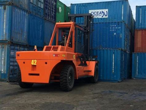 Powerful Power Lift Forklift , Heavy Equipment Forklift Environmental Protection