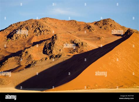 sossusvlei dunes in namibia Stock Photo - Alamy