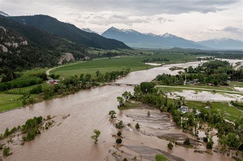 Yellowstone Flooding Is a Sign of What’s to Come for National Parks - The New York Times