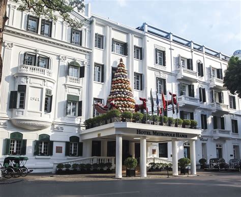 Metropole Hanoi Lights Up The Festive Season 2017 - Hanoi Grapevine