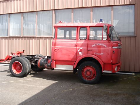 Les anciens camions de pompiers et les réformés - Auto titre