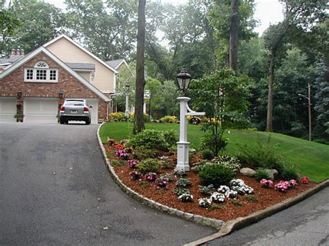 Driveway Landscape Ideas with Rocks Home — Architectural Landscape Ideas | Landscaping entrance ...