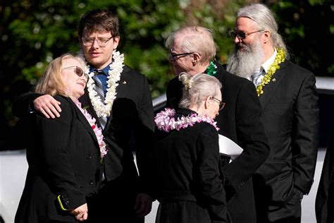 Why Carter Family Members Wore Leis to Rosalynn Carter's Private Funeral Service - Yahoo Sport