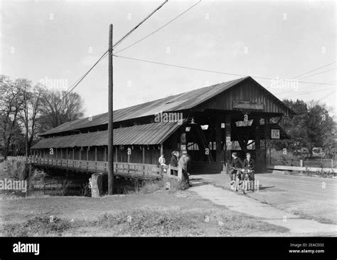 Newton falls covered bridge Black and White Stock Photos & Images - Alamy