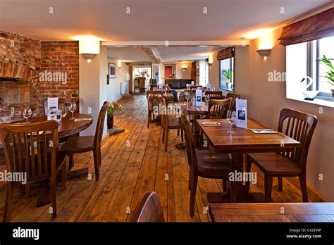 English pub interior Stock Photo - Alamy