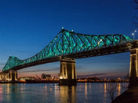 A Sneak Peek at the Lighting of the Jacques Cartier Bridge