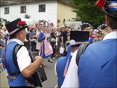 BBC - Dorset - In Pictures - Milton Abbas Street Fair