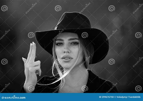 Cowboy Man Shouting With Gun Hand Gesture. Sheriff Or Cowboy With Finger Vintage Pistol Revolver ...