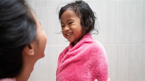 When Should Kids Start Taking a Shower? (Step by Step Instructions)