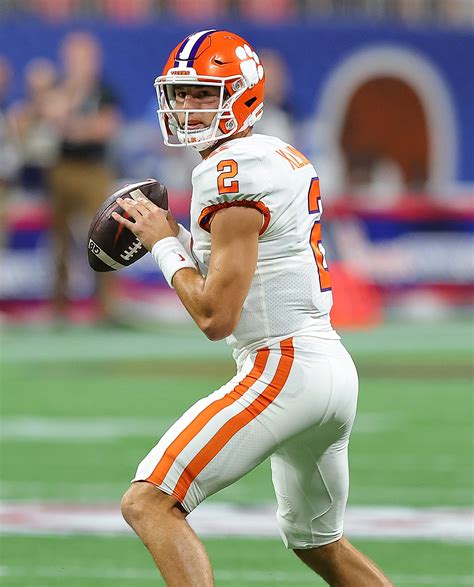 Cade Klubnik’s sterling Clemson debut amps up pressure on QB DJ Uiagalelei