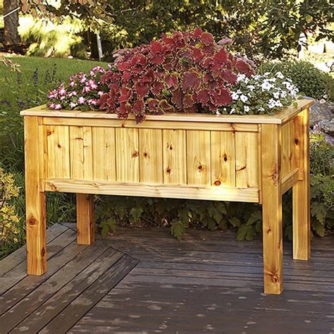 Raised Planter Box Woodworking Plan from WOOD Magazine