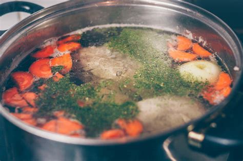 The Difference Between Poaching, Simmering, and Boiling - Escoffier Online