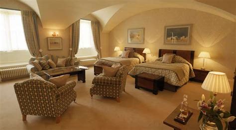 Room at the Dromoland Castle - Amazing! | Decor interior design, Bedroom ensuite, Castles interior