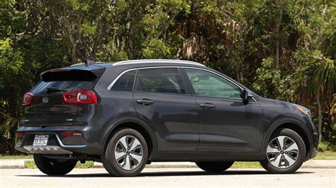 2018 Kia Niro PHEV Review: Electrified Simplicity