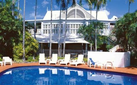 Cairns Accommodation | The Hotel Cairns | New RATES - Call 1300 780 806!