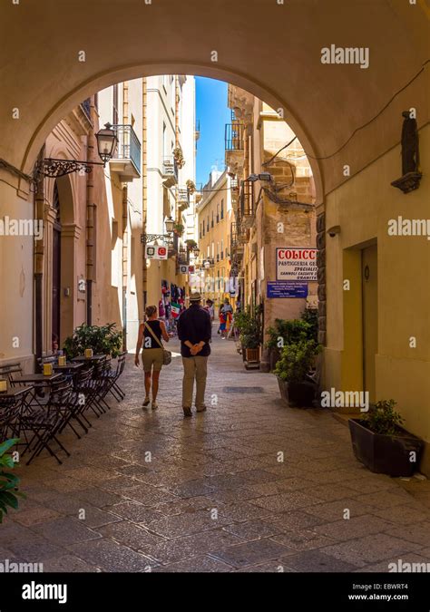 Alley in the old town, Trapani, Province of Trapani, Sicily, Italy ...