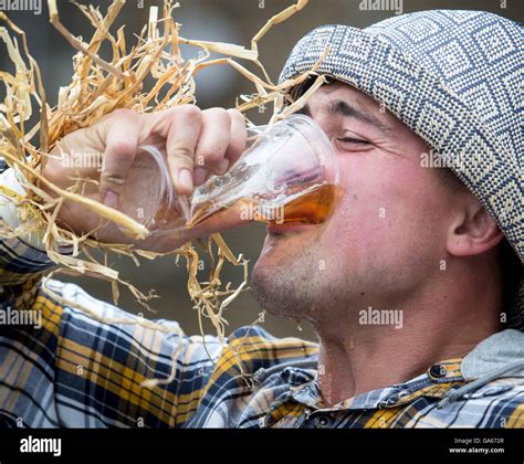 Oxenhope straw race hi-res stock photography and images - Alamy