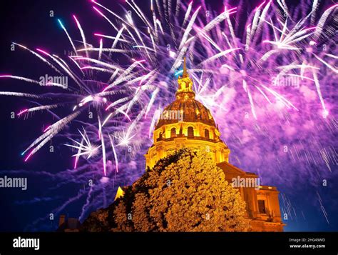 Celebratory colorful fireworks over the Les Invalides (The National ...