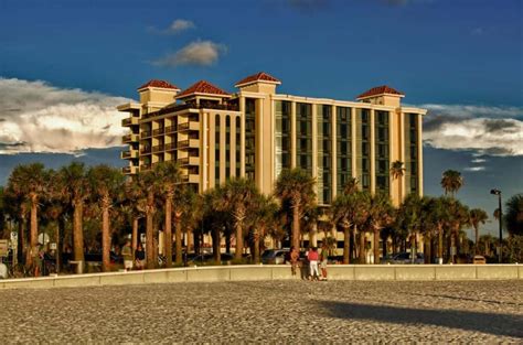 14 Best Clearwater Beach Hotels For All Budgets - Florida Trippers