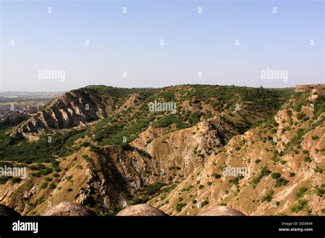 Aravalli range of hills Rajasthan India Stock Photo - Alamy