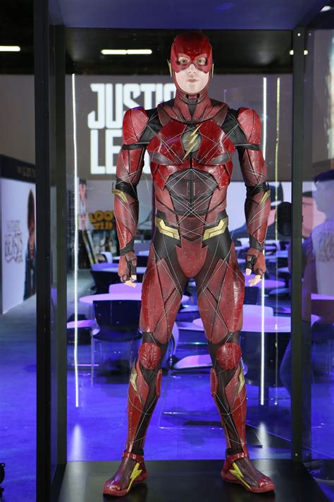 See the JUSTICE LEAGUE Costumes on Display at the 2017 Licensing Expo