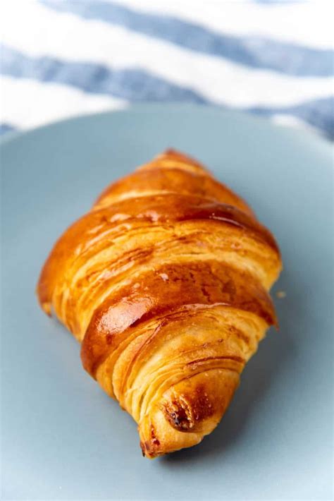 Homemade French Croissants (step by step recipe) - The Flavor Bender